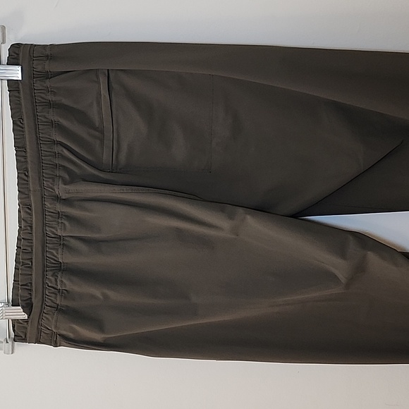 Vuori Women's Miles Olive Jogger Pants Size Meduim - Picture 8 of 16